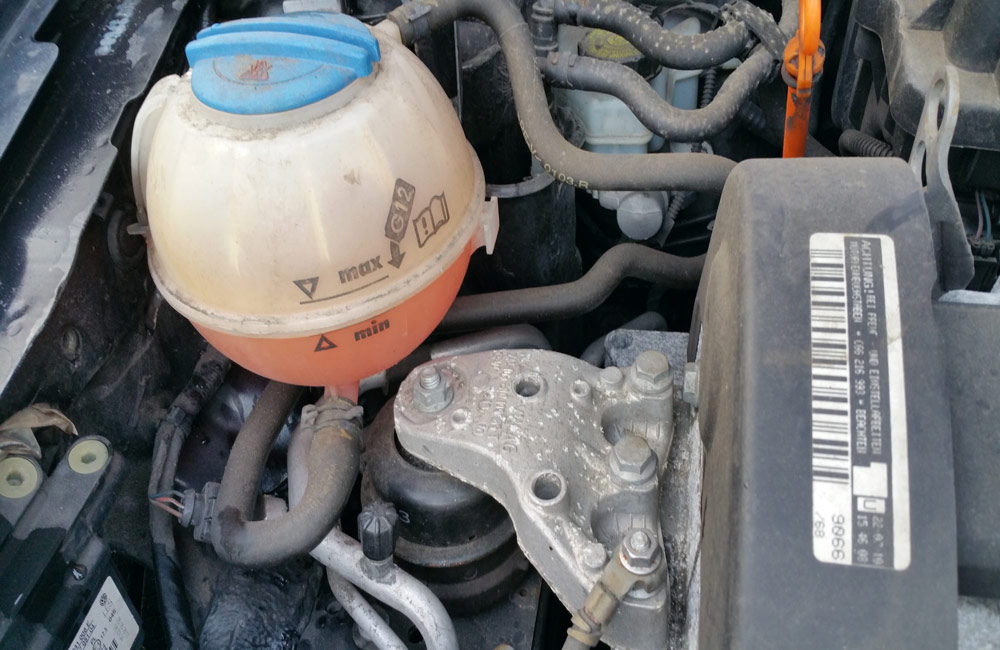 VW Polo SE DSG Header tank